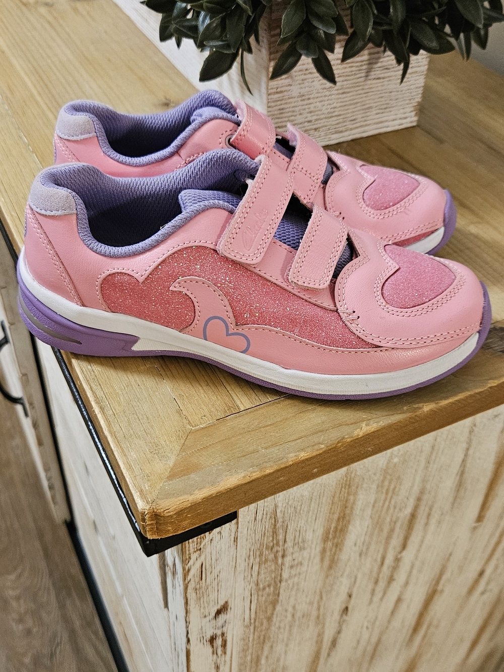Clarks Girls Sneakers Pink & Purple US 12 Like New